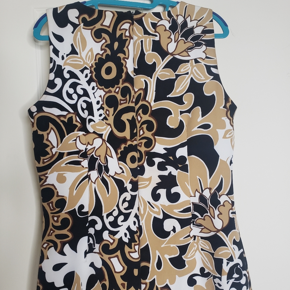 Dress - Picture 8 of 9